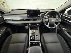 2022 Mitsubishi
                Outlander LS