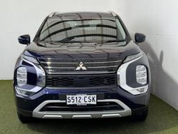 2022 Mitsubishi
                Outlander LS