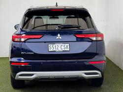 2022 Mitsubishi
                Outlander LS