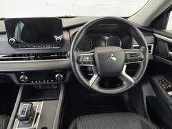 2022 Mitsubishi
                Outlander LS