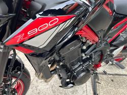 2024 Kawasaki Z900 (ZR900) Red