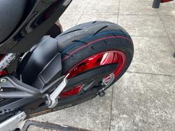 2024 Kawasaki Z900 (ZR900) Red