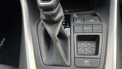 2024 Toyota RAV4 GXL