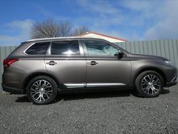 2016 Mitsubishi
Outlander LS 2WD