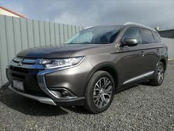 2016 Mitsubishi
Outlander LS 2WD