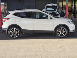 2016 Nissan
QASHQAI TL