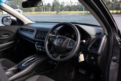 2020 Honda
                HR-V VTi
