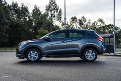 2020 Honda
                HR-V VTi