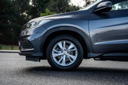2020 Honda
                HR-V VTi