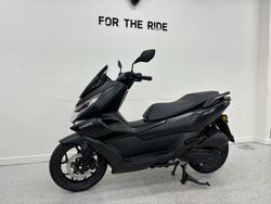 2025 CFMOTO 2025 CFMOTO 150CC 150SC Scooter ABS GEM BLACK