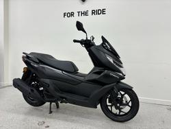 2025 CFMOTO 2025 CFMOTO 150CC 150SC Scooter ABS GEM BLACK