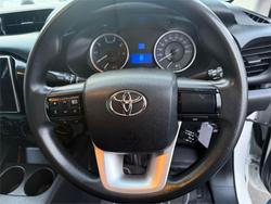 2018 Toyota
Hilux SR