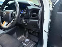 2018 Toyota
Hilux SR