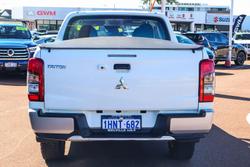 2022 Mitsubishi
Triton GLX+