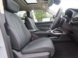 2025 LDV
D90 Executive