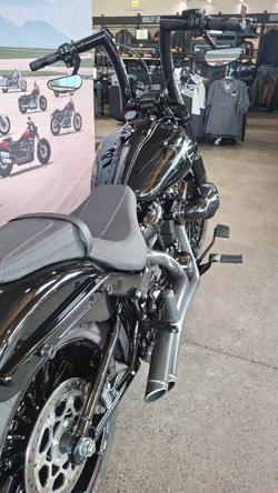 2023 Harley-davidson FXBR BREAKOUT (117) Vivid Black