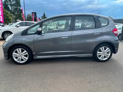 2013 Honda
                Jazz Vibe-S