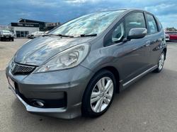 2013 Honda
                Jazz Vibe-S