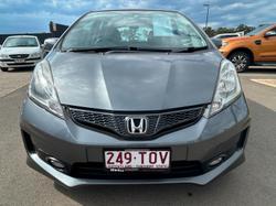 2013 Honda
                Jazz Vibe-S