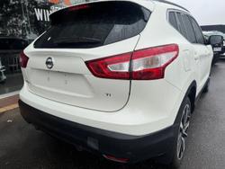2016 Nissan
QASHQAI Ti
