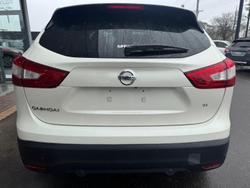 2016 Nissan
QASHQAI Ti