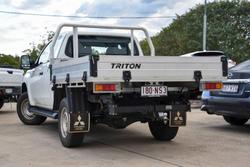 2023 Mitsubishi
Triton GLX