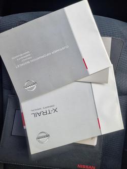 2017 Nissan
                X-TRAIL ST