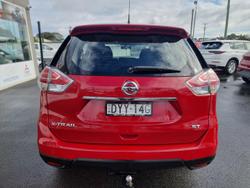 2017 Nissan
                X-TRAIL ST