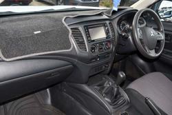 2020 Mitsubishi
Triton GLX