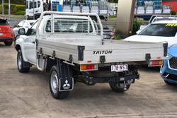 2020 Mitsubishi
Triton GLX