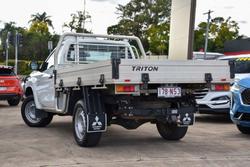 2020 Mitsubishi
Triton GLX