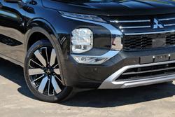2025 Mitsubishi
Outlander Exceed Tourer