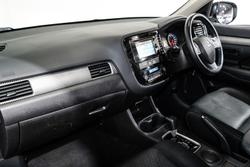 2014 Mitsubishi
Outlander ES