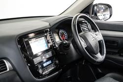 2014 Mitsubishi
Outlander ES