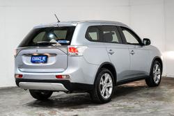 2014 Mitsubishi
Outlander ES