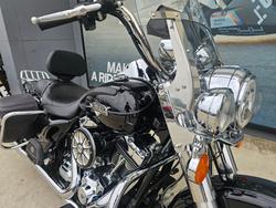 2013 HARLEY-DAVIDSON FLHR ROAD KING Black