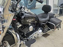 2013 HARLEY-DAVIDSON FLHR ROAD KING Black