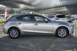 2014 Mazda
3 Maxx