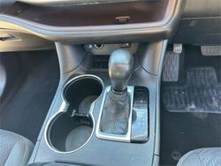 2015 TOYOTA
                KLUGER GX (4x2)