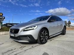 2017 Volvo
V40 Cross Country T5 Inscription