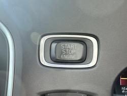 2017 Volvo
V40 Cross Country T5 Inscription