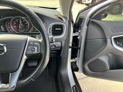 2017 Volvo
V40 Cross Country T5 Inscription