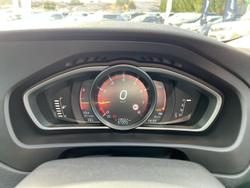 2017 Volvo
V40 Cross Country T5 Inscription