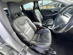 2017 Volvo
V40 Cross Country T5 Inscription