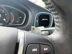 2017 Volvo
V40 Cross Country T5 Inscription