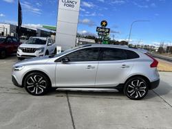2017 Volvo
V40 Cross Country T5 Inscription