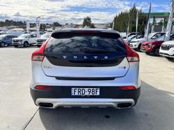 2017 Volvo
V40 Cross Country T5 Inscription
