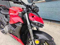 2024 DUCATI STREETFIGHTER V2 Red