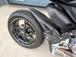 2024 DUCATI STREETFIGHTER V2 Red