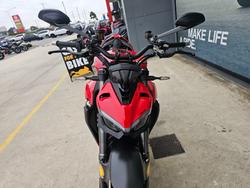 2024 DUCATI STREETFIGHTER V2 Red